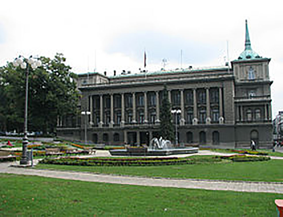 Нема обуставе наставе, забрањени сви јавни <span style='color:red;'><b>скуп</b></span>ови у затвореним просторима